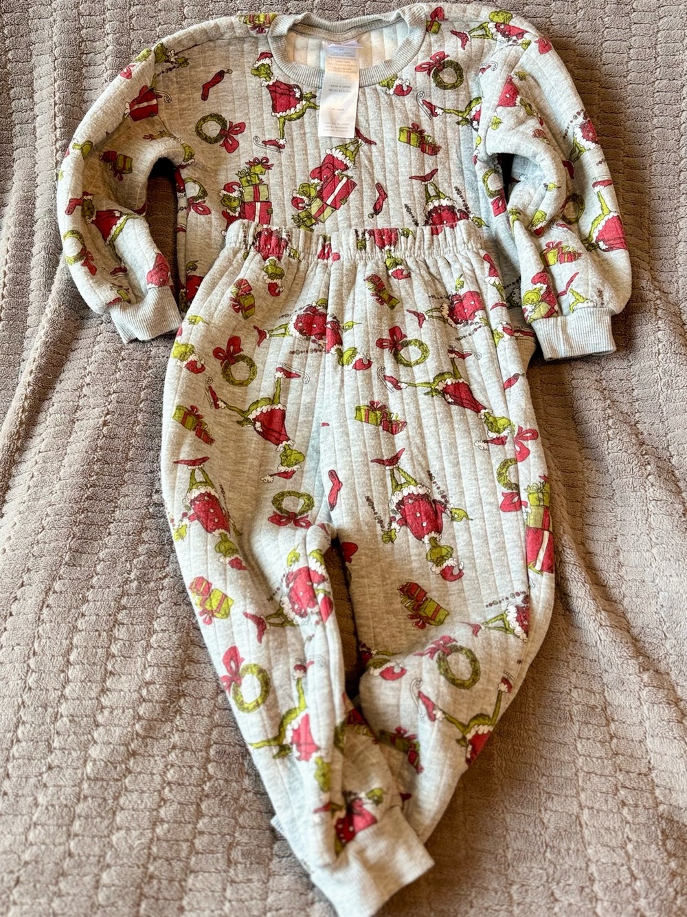 The Grinch kids Quilted 2 piece sweatsuit set